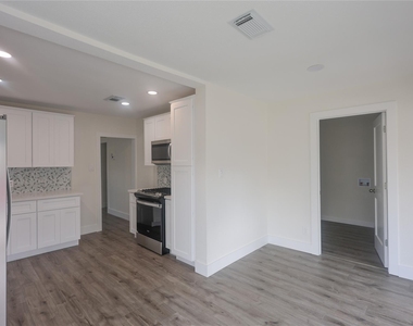 602 Higgins Street - Photo Thumbnail 13
