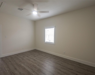 602 Higgins Street - Photo Thumbnail 7