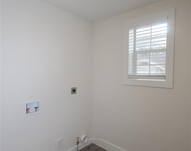 602 Higgins Street - Photo Thumbnail 16