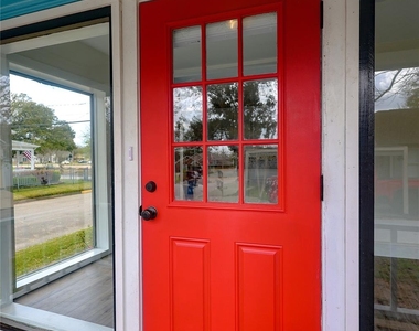 602 Higgins Street - Photo Thumbnail 36