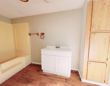 401 S Woodson Street - Photo Thumbnail 10