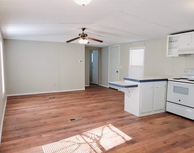 401 S Woodson Street - Photo Thumbnail 3