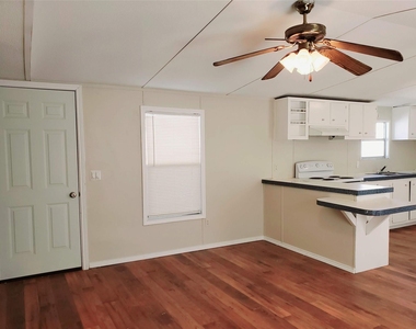 401 S Woodson Street - Photo Thumbnail 4