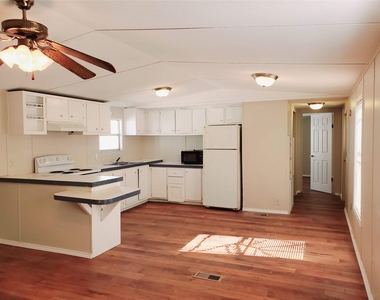 401 S Woodson Street - Photo Thumbnail 6