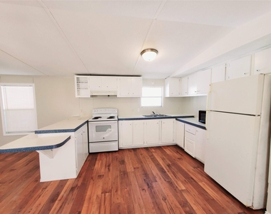 401 S Woodson Street - Photo Thumbnail 5