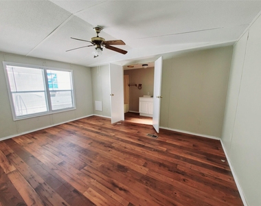 401 S Woodson Street - Photo Thumbnail 9