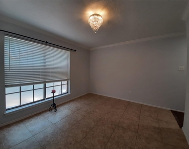 8 Fawnchase Court - Photo Thumbnail 8