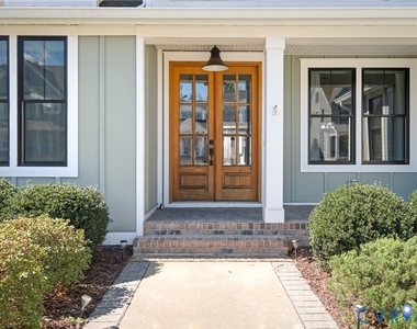 3718 Graythorne Drive - Photo Thumbnail 2