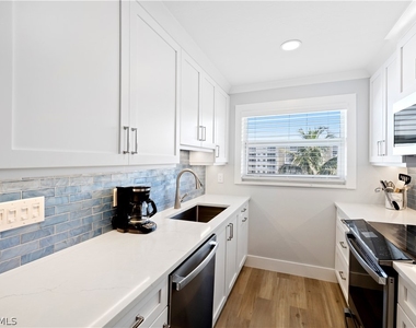 25750 Hickory Boulevard - Photo Thumbnail 5