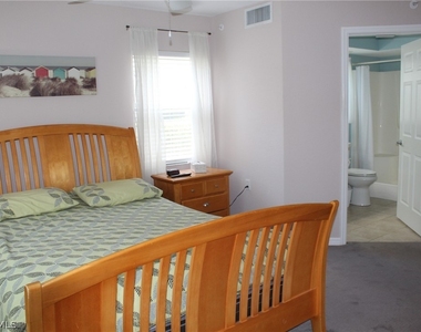 25735 Lake Amelia Way - Photo Thumbnail 11
