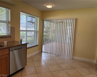 5652 Eichen Circle E - Photo Thumbnail 26