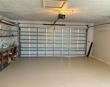 5652 Eichen Circle E - Photo Thumbnail 19