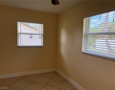 5652 Eichen Circle E - Photo Thumbnail 21