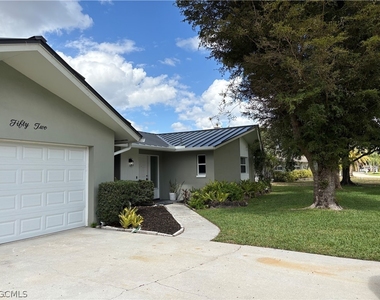 5652 Eichen Circle E - Photo Thumbnail 11