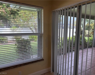 5652 Eichen Circle E - Photo Thumbnail 23