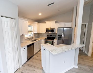 417 Se 21st Terrace - Photo Thumbnail 10