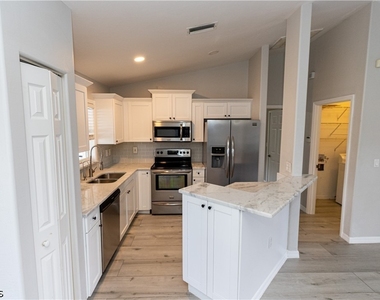 417 Se 21st Terrace - Photo Thumbnail 11