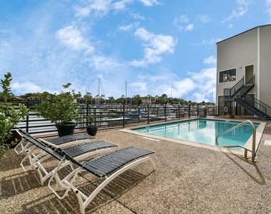 793 Davis Road - Photo Thumbnail 11