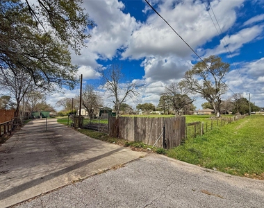 25118 Roesner Lane - Photo Thumbnail 2