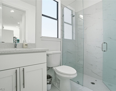 2404/2406 Mae Avenue S - Photo Thumbnail 24