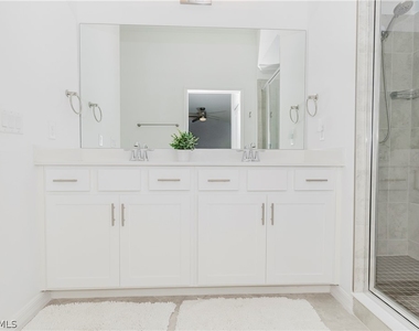 6023 Ellerston Way - Photo Thumbnail 10