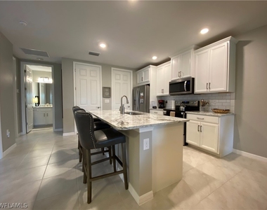 14639 Edgewater Circle - Photo Thumbnail 1