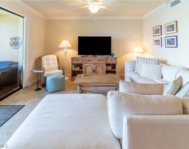 9517 Avellino Way - Photo Thumbnail 16