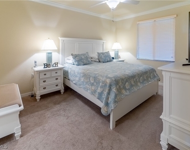 9517 Avellino Way - Photo Thumbnail 6