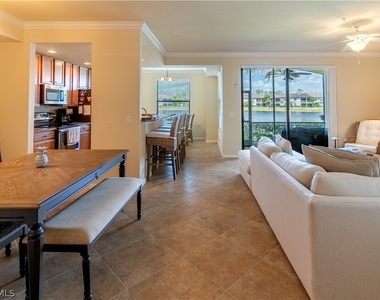 9517 Avellino Way - Photo Thumbnail 12