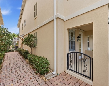 8108 Josefa Way - Photo Thumbnail 2