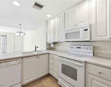 8108 Josefa Way - Photo Thumbnail 9