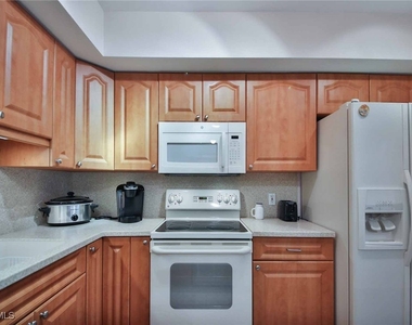 68 Marco Villas Drive - Photo Thumbnail 4