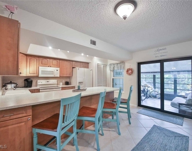 68 Marco Villas Drive - Photo Thumbnail 2