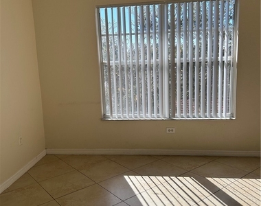 7905 Preserve Circle Circle - Photo Thumbnail 4