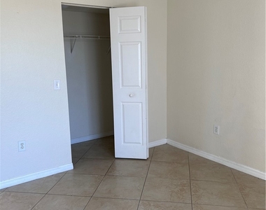 7905 Preserve Circle Circle - Photo Thumbnail 5