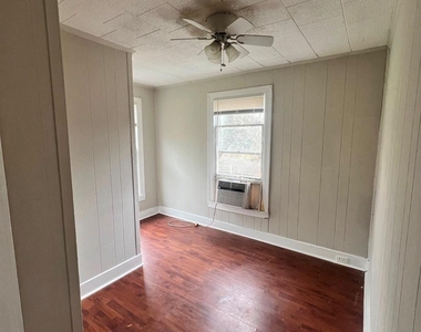 312 S Pumphrey Street - Photo Thumbnail 5