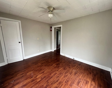 312 S Pumphrey Street - Photo Thumbnail 3