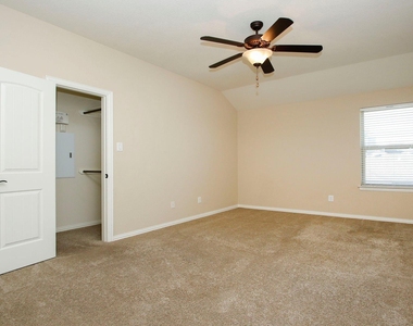 13827 Slate Mountain Lane - Photo Thumbnail 35