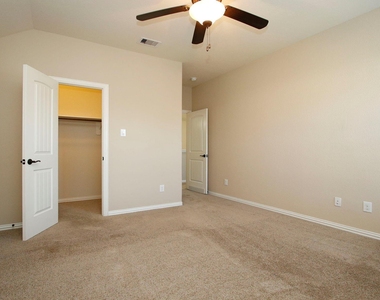 13827 Slate Mountain Lane - Photo Thumbnail 38