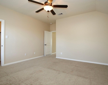 13827 Slate Mountain Lane - Photo Thumbnail 34