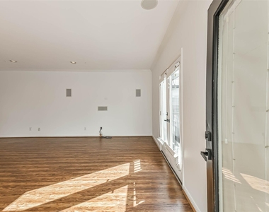 17 Waugh Drive - Photo Thumbnail 4