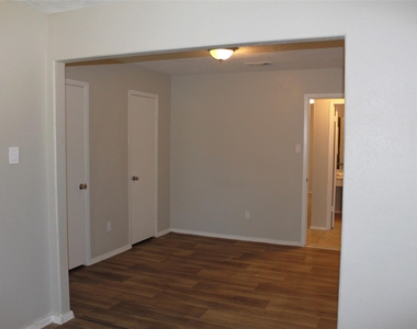 4406 Lost Lake Lane - Photo Thumbnail 20
