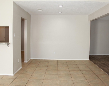 4406 Lost Lake Lane - Photo Thumbnail 7
