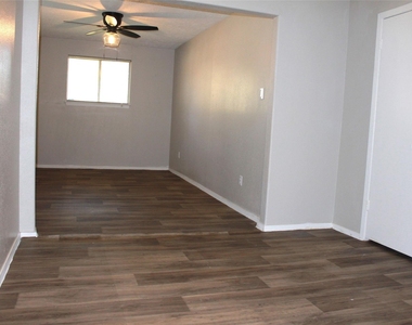 4406 Lost Lake Lane - Photo Thumbnail 19