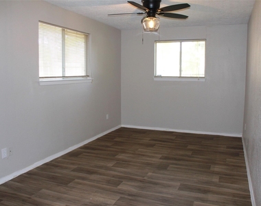 4406 Lost Lake Lane - Photo Thumbnail 21