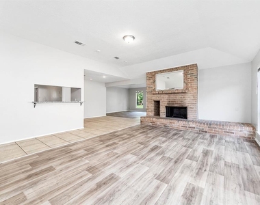 4406 Lost Lake Lane - Photo Thumbnail 2