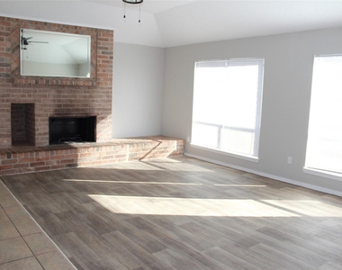 4406 Lost Lake Lane - Photo Thumbnail 4