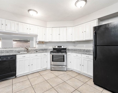 4406 Lost Lake Lane - Photo Thumbnail 11