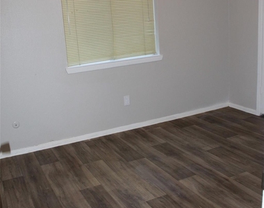 4406 Lost Lake Lane - Photo Thumbnail 24