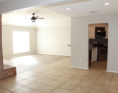 4406 Lost Lake Lane - Photo Thumbnail 9